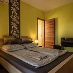 Garden Vendeghaz B&B Makó