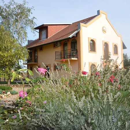 Garden Vendeghaz 3*