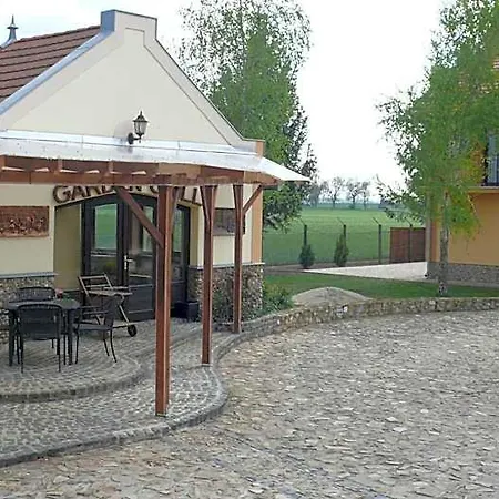 Garden Vendeghaz Nocleg ze śniadaniem