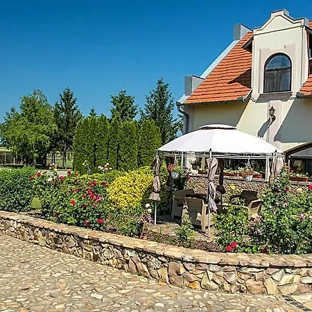 Garden Vendeghaz Nocleg ze śniadaniem 3*